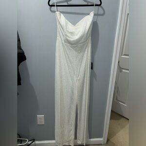 NEVER WORN LULU’S WHITE SPARKLY STRAPLESS JUMPSUIT WITH LACE BACK